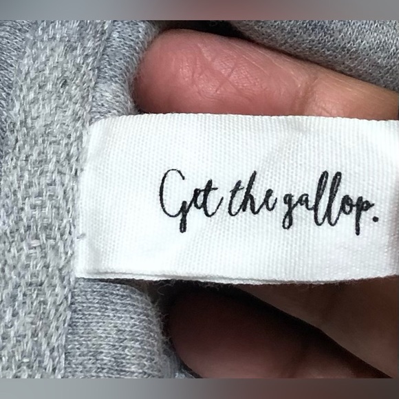 Get The Gallop Graphic Hoodie Girls 5/6 Years Old. - Picture 3 of 11